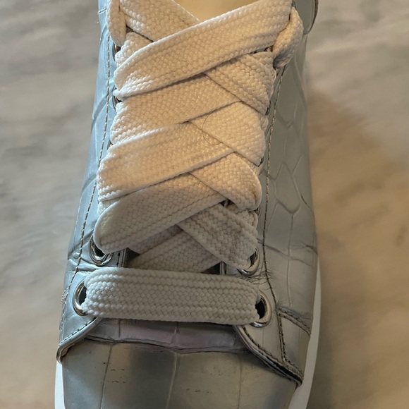 Alexander McQueen silver sneakers size 37.5 - Picture 2 of 8